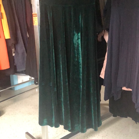 The Declyn Dress - Picture 3 of 4